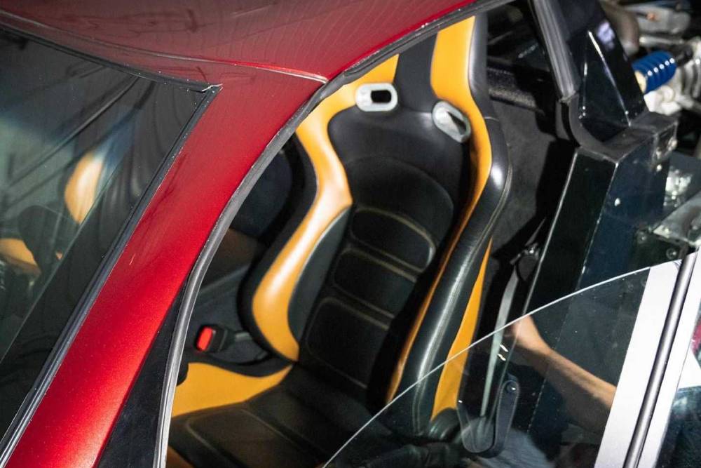 https://autogreeknews.gr/wp-content/uploads/2021/03/2014-falcon-f7-for-sale-interior.jpg