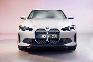 2022-BMW-i4-EV-10