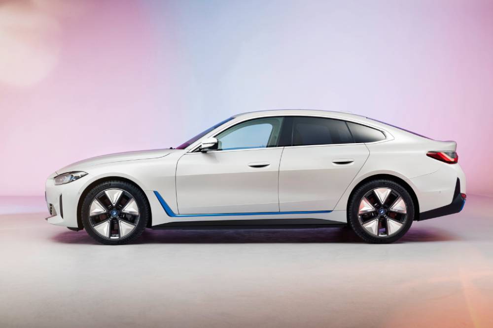 https://autogreeknews.gr/wp-content/uploads/2021/03/2022-BMW-i4-EV-12.jpg