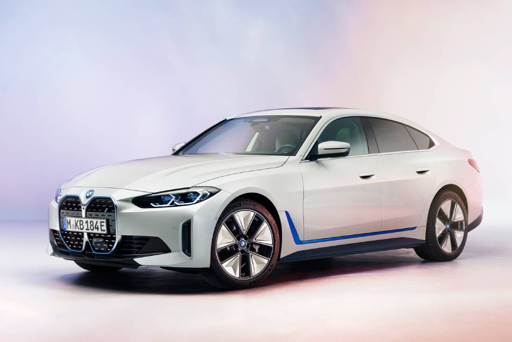 https://autogreeknews.gr/wp-content/uploads/2021/03/2022-BMW-i4-EV-8.jpg