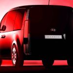 2022-hyundai-staria-mpv-000