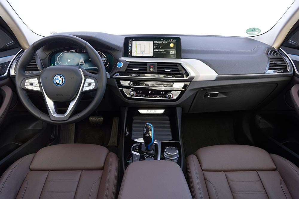 https://autogreeknews.gr/wp-content/uploads/2021/03/BMW-iX3-2020-8.jpg