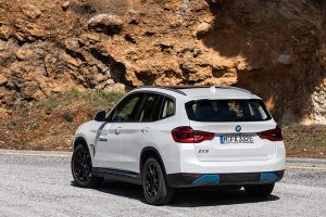 BMW-iX3-6