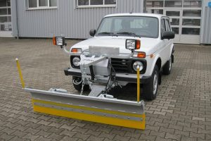 Lada-Niva-snow-plow-(8)