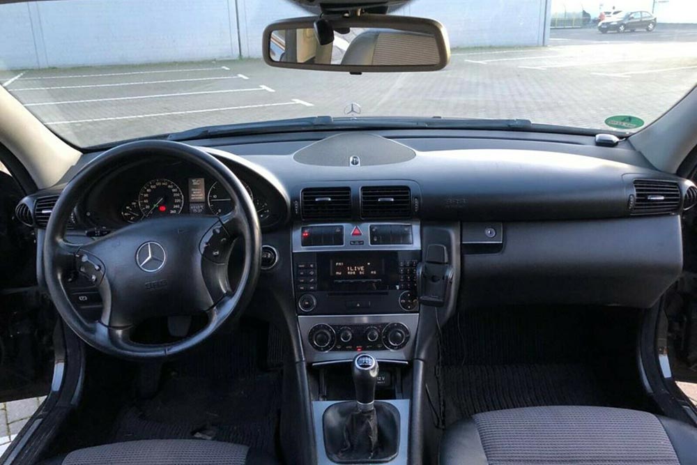 https://autogreeknews.gr/wp-content/uploads/2021/03/Mercedes-C200-CDI-2005-1.jpg