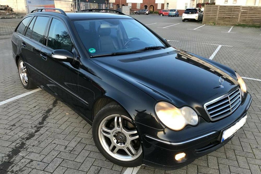 https://autogreeknews.gr/wp-content/uploads/2021/03/Mercedes-C200-CDI-2005-5.jpg