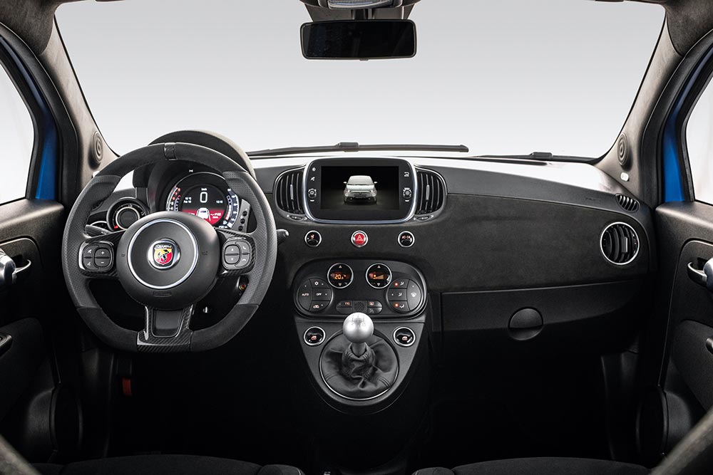 https://autogreeknews.gr/wp-content/uploads/2021/03/New-Abarth-595-Turismo-18.jpg