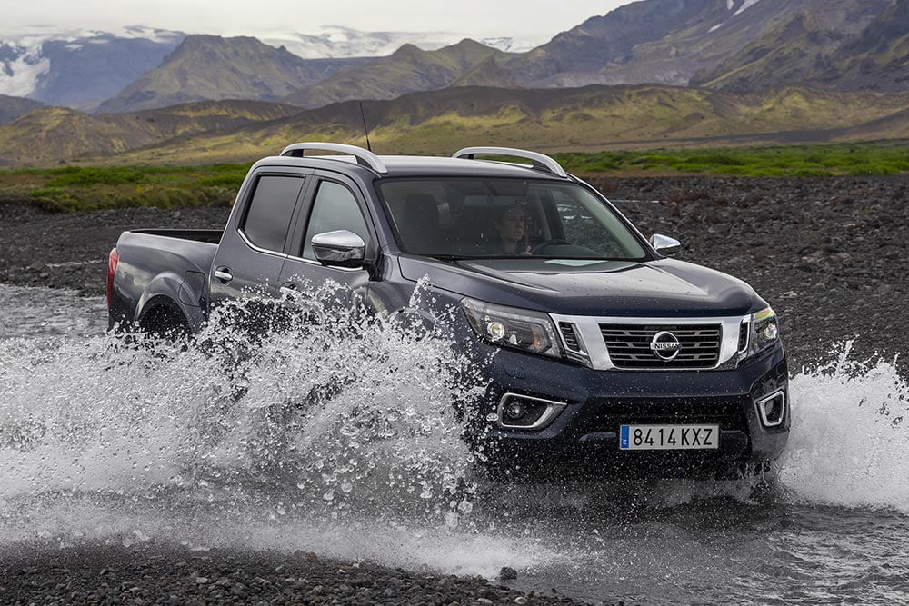 https://autogreeknews.gr/wp-content/uploads/2021/03/Nissan-Navara_Double-Cab_Blue_Iceland-67-source.jpg