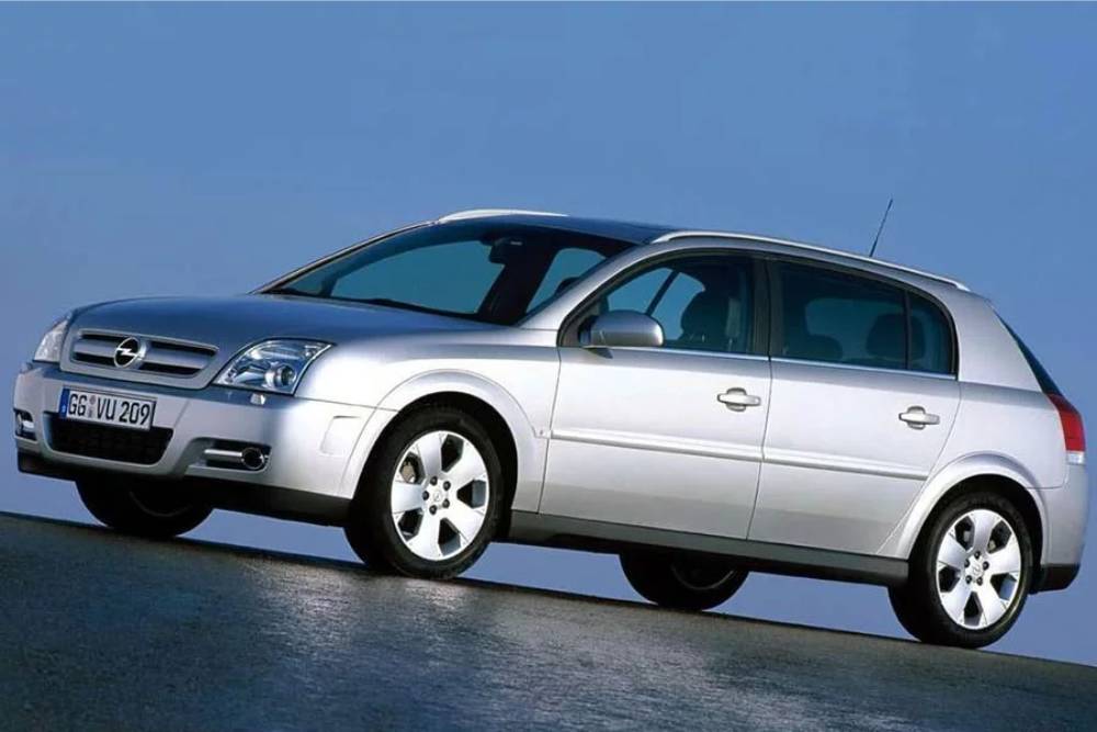 https://autogreeknews.gr/wp-content/uploads/2021/03/Opel-Signum-2003-4.jpg