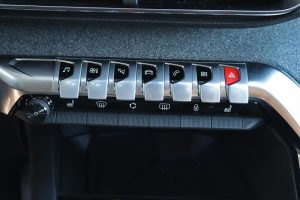 Peugeot 3008 1.5 BlueHDi 2021 (8)