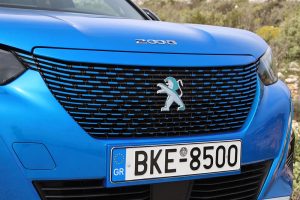 Peugeot-e-2008-(21)