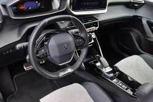 Peugeot-e-2008-(38)