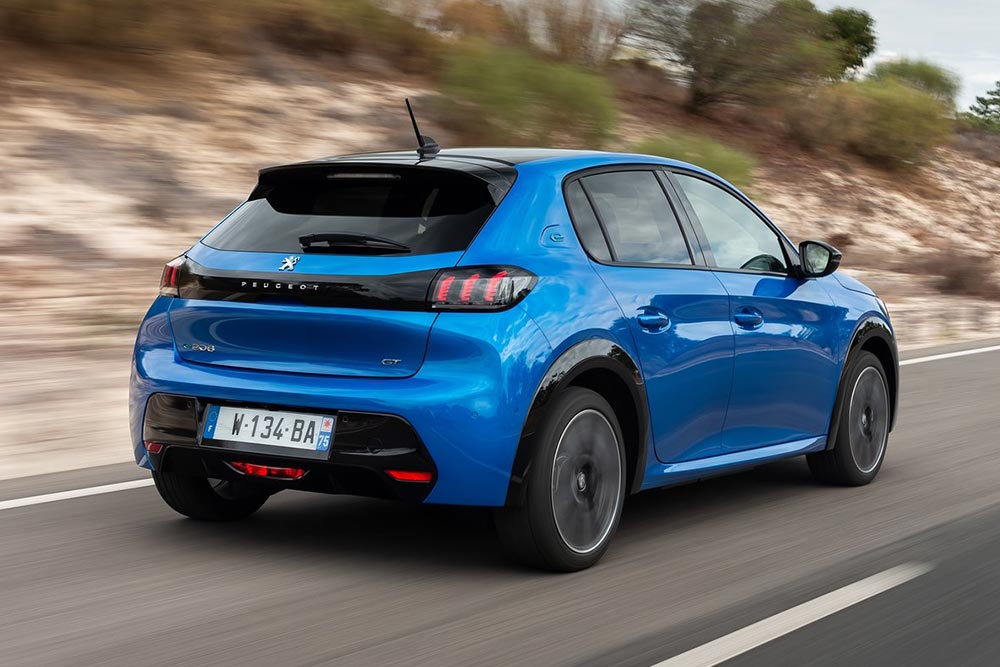 https://autogreeknews.gr/wp-content/uploads/2021/03/Peugeot-e-208-12.jpg