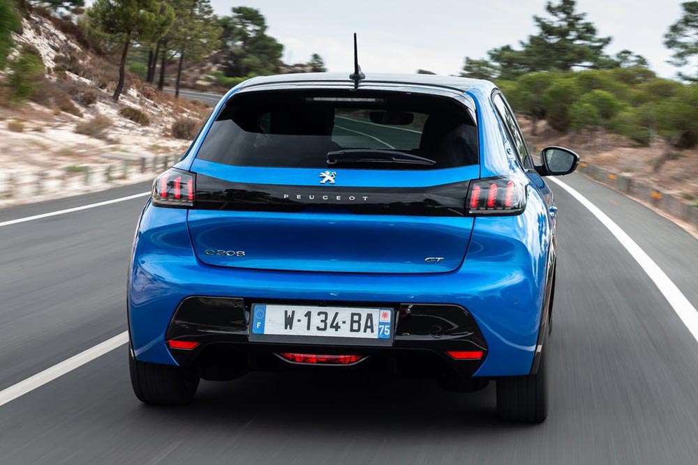 https://autogreeknews.gr/wp-content/uploads/2021/03/Peugeot-e-208-6.jpg