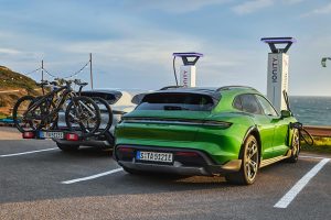 Porsche-Taycan-Cross-Turismo-(11)