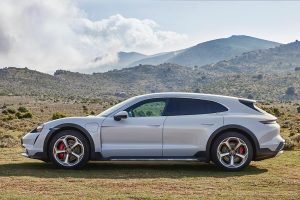 Porsche-Taycan-Cross-Turismo-(5)