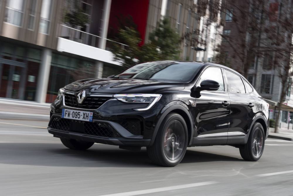 https://autogreeknews.gr/wp-content/uploads/2021/03/Renault-Arkana-3.jpg