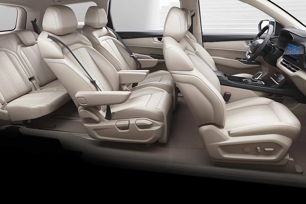 Πολυτελές 6θέσιο αυτοκίνητο σε τιμές Yaris