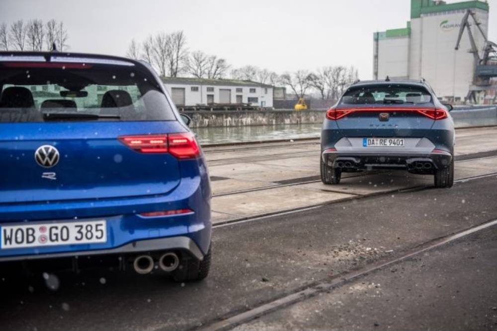 https://autogreeknews.gr/wp-content/uploads/2021/03/cupra-formentor-vs-vw-golf-r-2.jpg