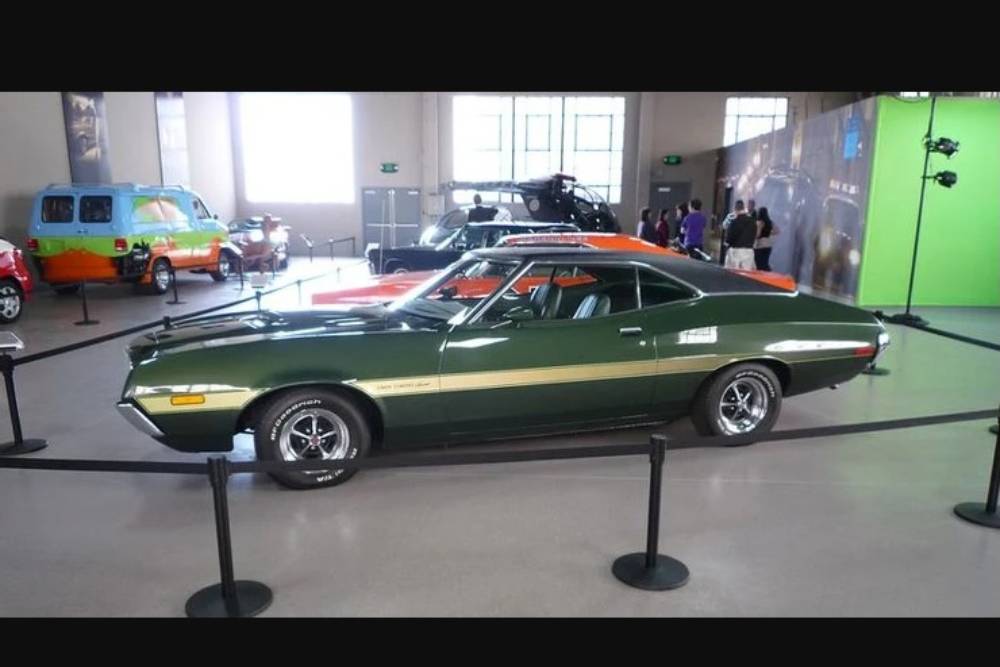 https://autogreeknews.gr/wp-content/uploads/2021/03/ford-gran-torino-2.jpg