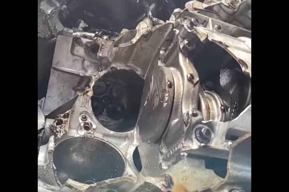 Μοτέρ Jeep εξερράγη στις 50.000 σ.α.λ.! (+video)