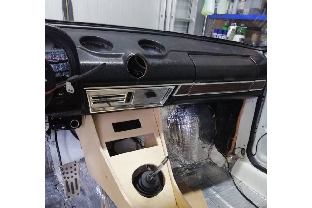 https://autogreeknews.gr/wp-content/uploads/2021/03/lada-2101-gb-design-restoration-14.jpg