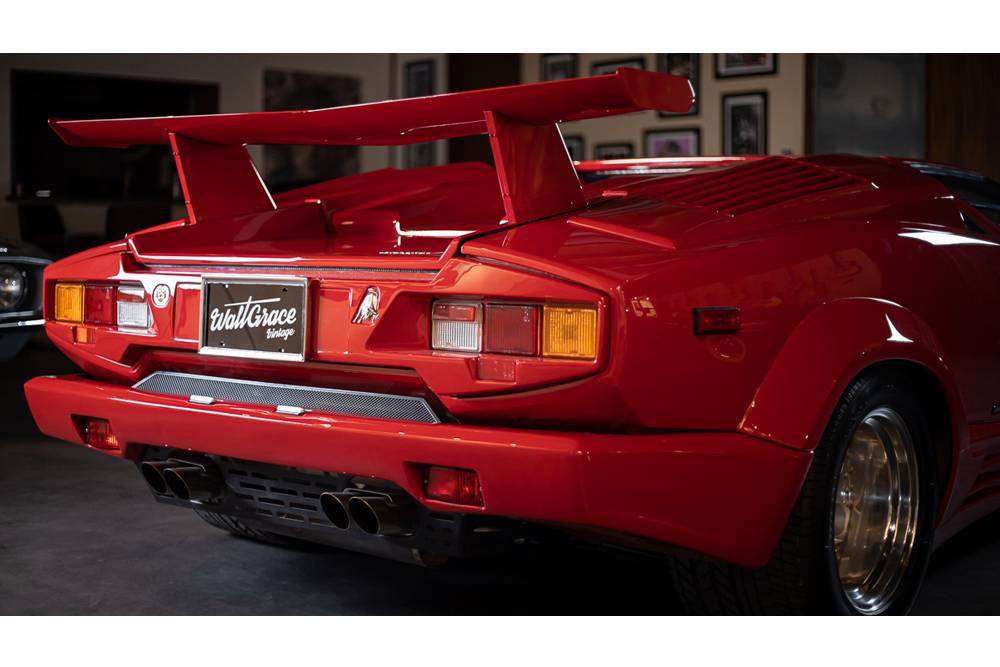 https://autogreeknews.gr/wp-content/uploads/2021/03/lamborghini-countach-siviglia-red-9.jpg