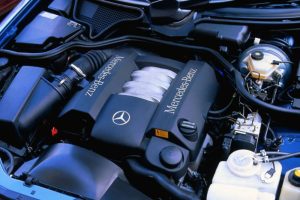 mercedes-benz_e_240_elegance_3