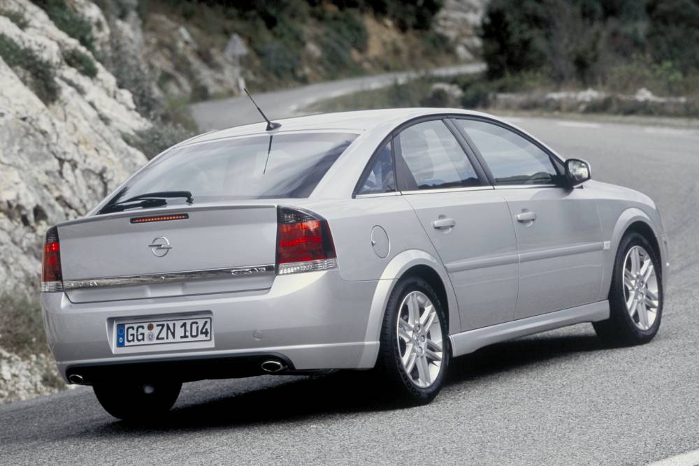 https://autogreeknews.gr/wp-content/uploads/2021/03/opel_vectra_gts_37.jpg