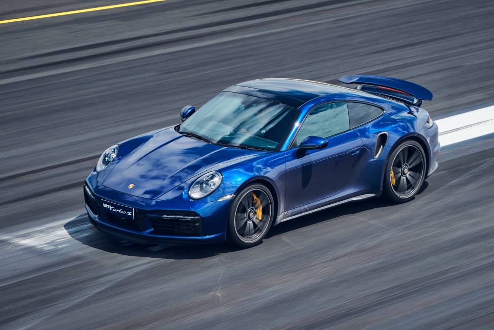 https://autogreeknews.gr/wp-content/uploads/2021/03/porsche_911_turbo_s_559.jpg