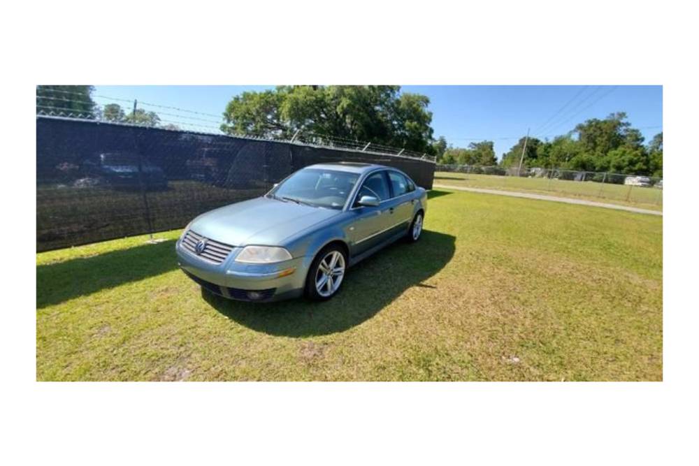 https://autogreeknews.gr/wp-content/uploads/2021/03/vw-passat-w8-for-sale-7.jpg