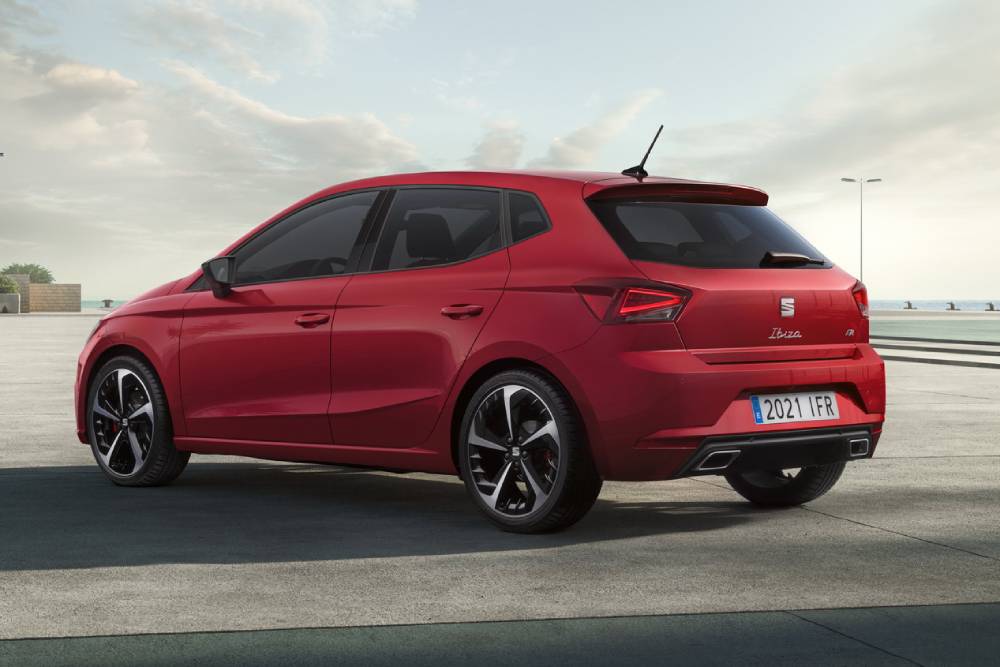 https://autogreeknews.gr/wp-content/uploads/2021/04/07-SEAT-Ibiza-FR-Desire-Red-H.jpg