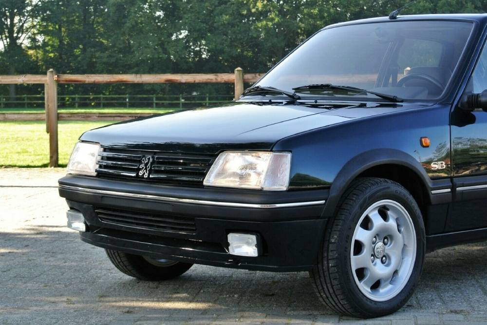 https://autogreeknews.gr/wp-content/uploads/2021/04/1993-peugeot-205-seve-5.jpg