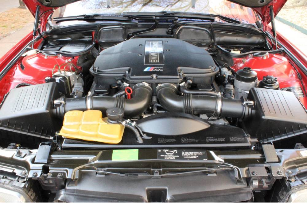 https://autogreeknews.gr/wp-content/uploads/2021/04/2001-BMW-E38-M5-Engine-Swap-08.jpg