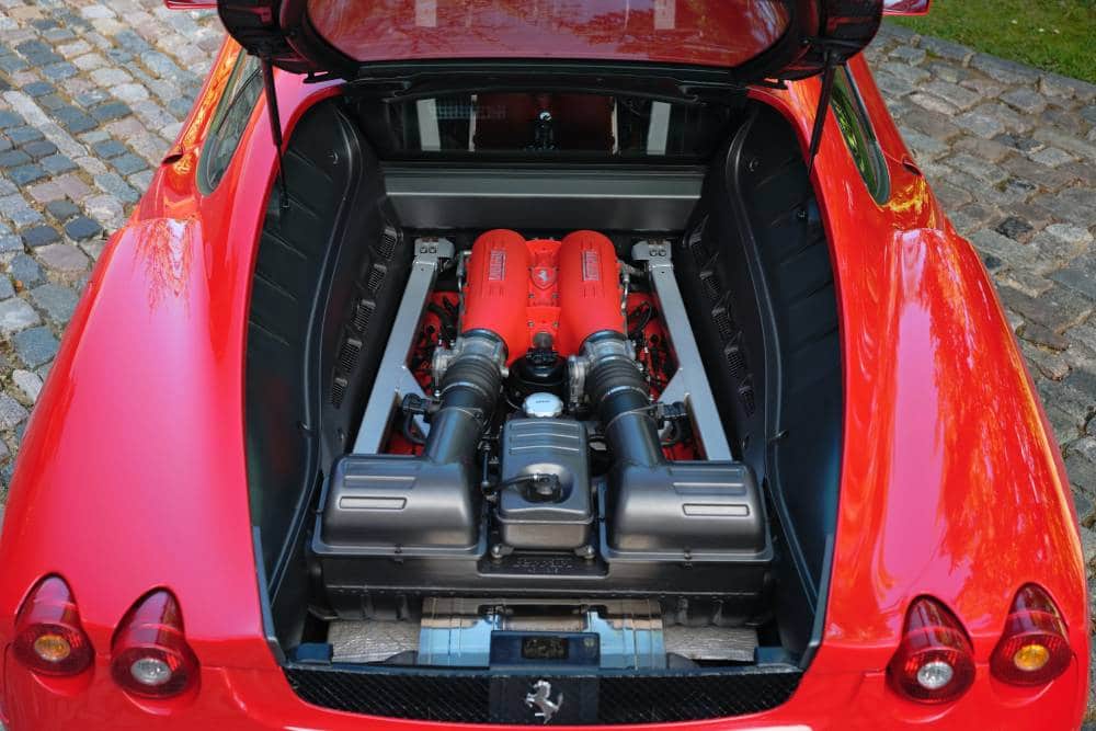 https://autogreeknews.gr/wp-content/uploads/2021/04/2005-manual-ferrari-f430-for-sale-3.jpg