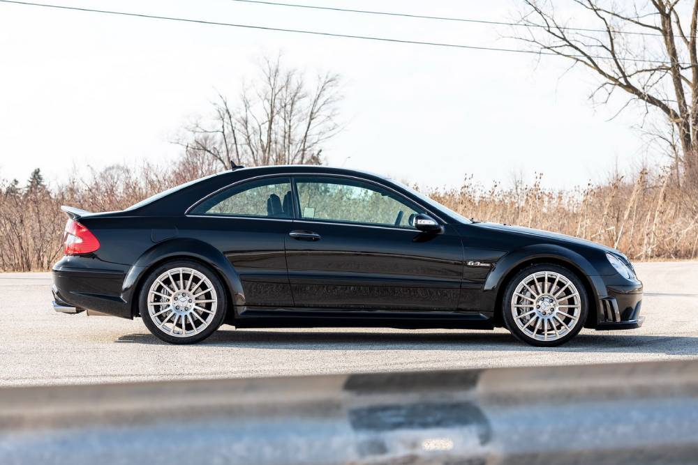 https://autogreeknews.gr/wp-content/uploads/2021/04/2008-mercedes-benz-clk-63-black-series-5.jpg