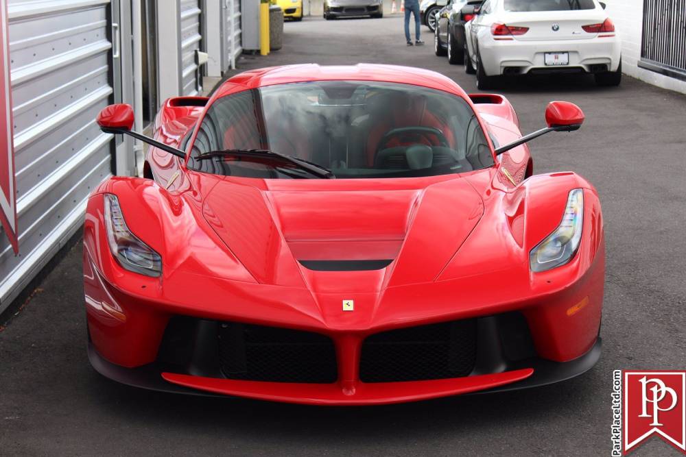 https://autogreeknews.gr/wp-content/uploads/2021/04/2014-laferrari-for-sale-10.jpg