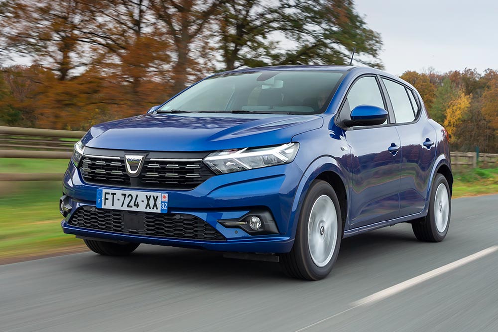https://autogreeknews.gr/wp-content/uploads/2021/04/2020-New-Dacia-SANDERO-STEPWAY-tests-drive-1.jpg