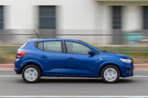 2020—New-Dacia-SANDERO-tests-drive-(2)