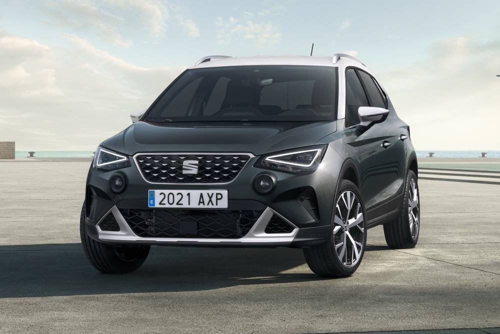 https://autogreeknews.gr/wp-content/uploads/2021/04/2021-SEAT-Arona-Xperience-Dark-2.jpg