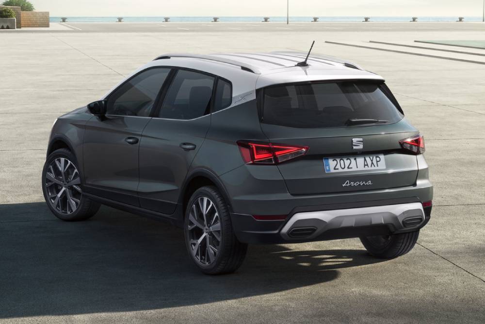 https://autogreeknews.gr/wp-content/uploads/2021/04/2021-SEAT-Arona-Xperience-Dark-6.jpg