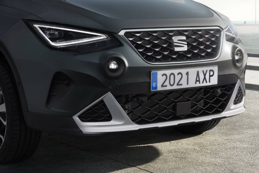 https://autogreeknews.gr/wp-content/uploads/2021/04/2021-SEAT-Arona-Xperience-Dark-9.jpg