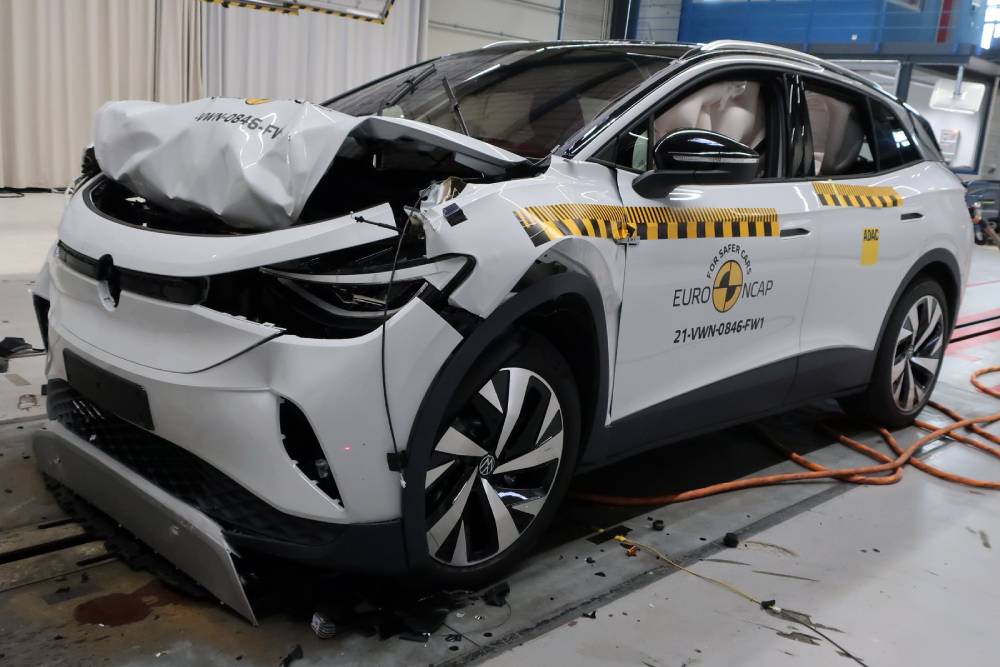 https://autogreeknews.gr/wp-content/uploads/2021/04/2021-vw-id4-euro-ncap-1.jpg