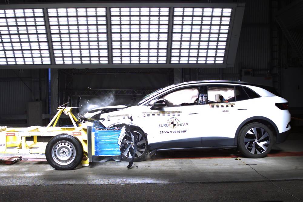 https://autogreeknews.gr/wp-content/uploads/2021/04/2021-vw-id4-euro-ncap-4.jpg