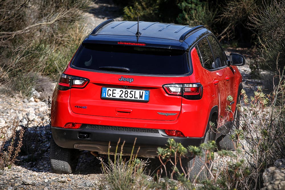 https://autogreeknews.gr/wp-content/uploads/2021/04/7.-New-Jeep®-Compass-Trailhawk-4xe-1.jpg