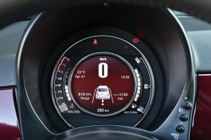 Fiat-500-1.0-Hybrid-Dolcevita-(37)