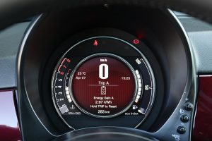 Fiat-500-1.0-Hybrid-Dolcevita-(38)