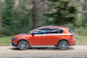 Fiat-Tipo-Cross-2021-(2)