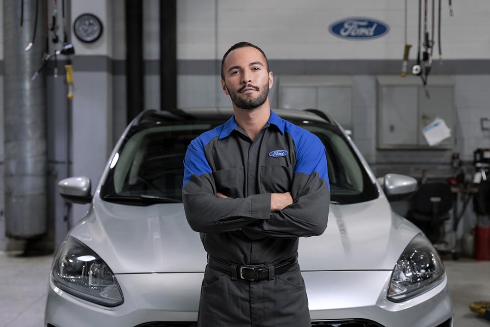 https://autogreeknews.gr/wp-content/uploads/2021/04/Ford_Service_3261_RET.jpg