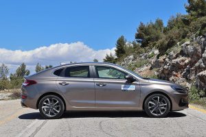 Hyundai i30 Fastback 1.5 T-GDi DCT Hybrid (15)